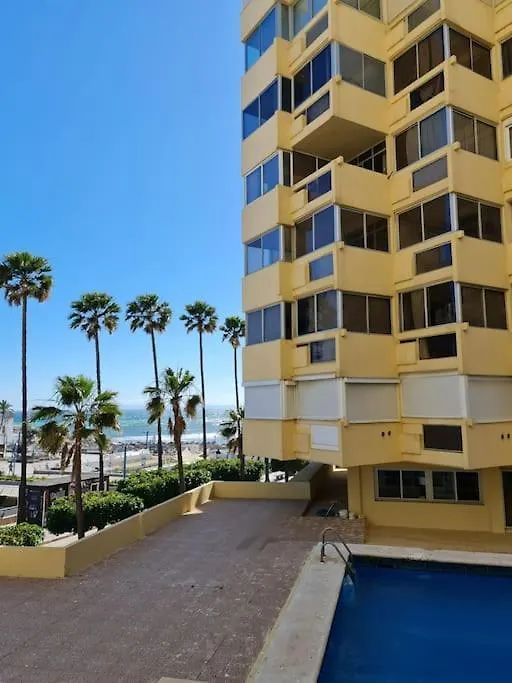 Frontline Apartment With Sea Views And Rooftop Pool 마르베야
