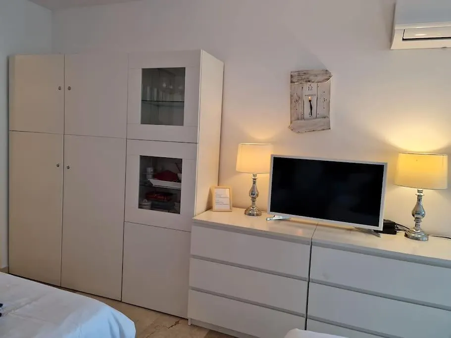 Frontline Apartment With Sea Views And Rooftop Pool 마르베야 스페인