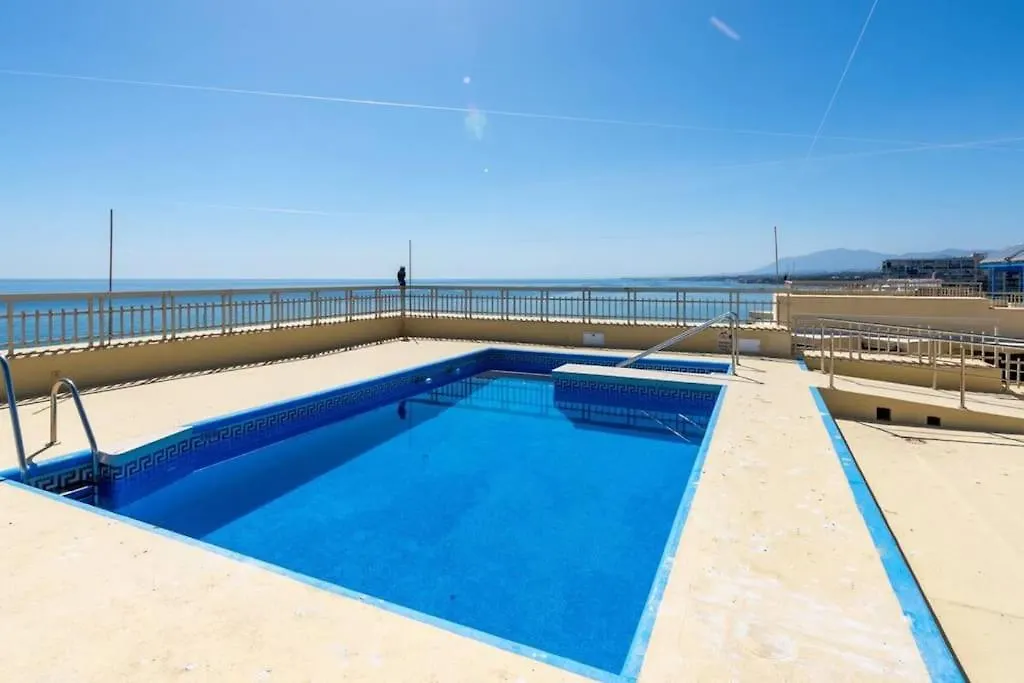 Frontline Apartment With Sea Views And Rooftop Pool 마르베야 0*,  스페인