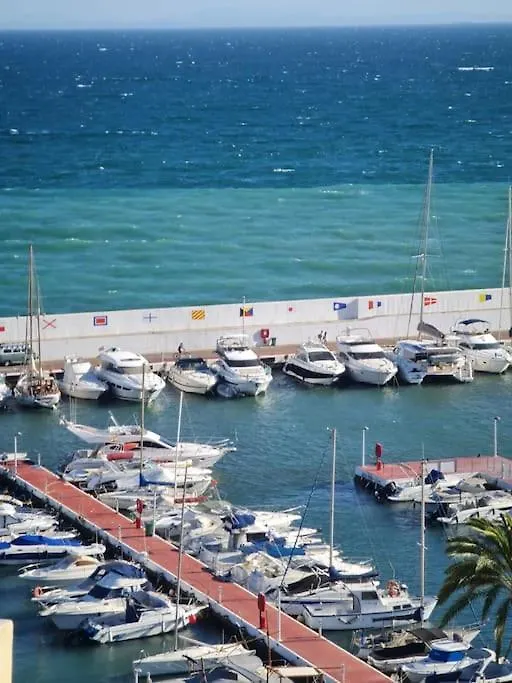 Frontline Apartment With Sea Views And Rooftop Pool Marbella
